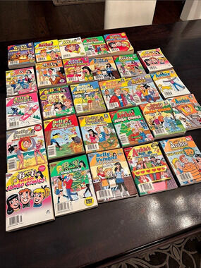 Set of 28 Archie Jumbo/Double Digests Comics Archie, Betty & Veronica